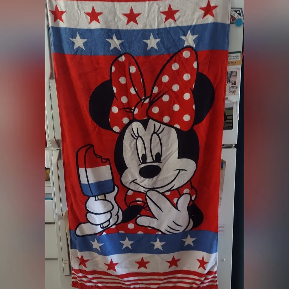 Set of 2 Minnie Mouse towels